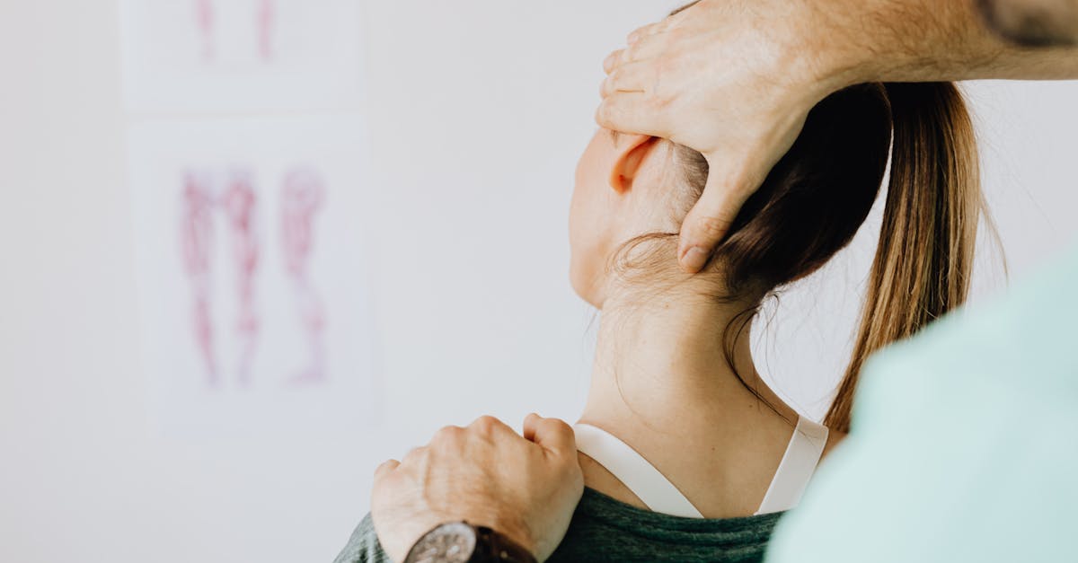 discover effective solutions for neck pain relief. explore causes, treatment options, and preventive measures to improve your neck health and enhance your quality of life.