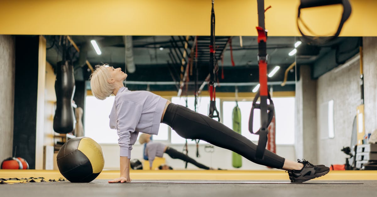 Descubre la importancia de la estabilidad del centro del cuerpo para el bienestar y la condición física general. Aprende ejercicios, consejos y técnicas eficaces para fortalecer los músculos del centro del cuerpo, mejorar el equilibrio y mejorar el rendimiento deportivo.