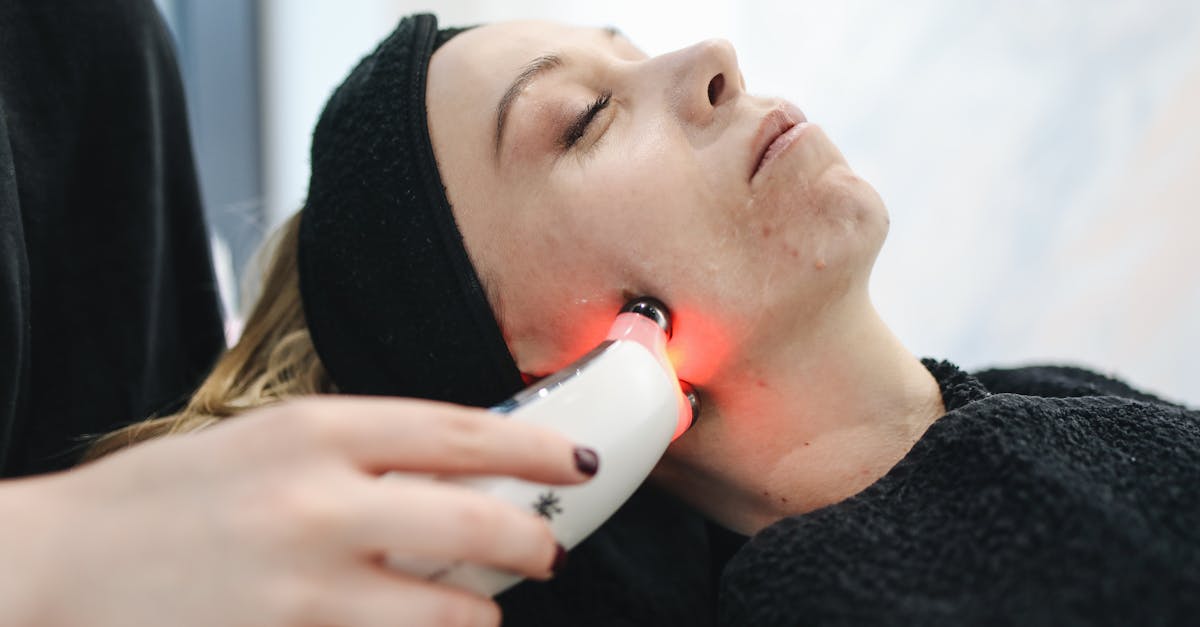 découvrez les bienfaits de la thérapie au laser pour le soulagement de la douleur, le rajeunissement de la peau et la guérison. explorez des techniques avancées qui utilisent une lumière focalisée pour cibler des zones spécifiques, favorisant une récupération plus rapide et améliorant le bien-être général.