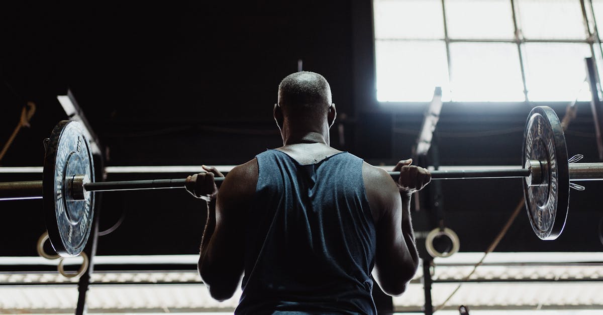 découvrez des techniques de levage efficaces pour améliorer votre force et prévenir les blessures. Apprenez la forme appropriée, les conseils essentiels et les pratiques de sécurité pour améliorer votre expérience de levage.