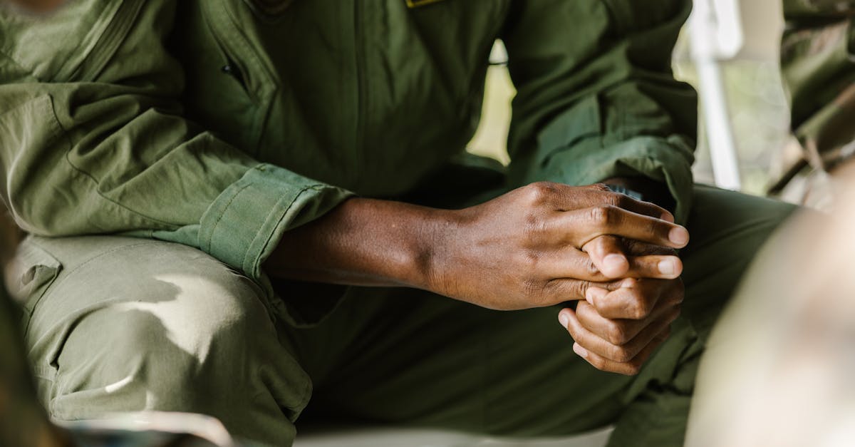 découvrez l'anatomie, la fonction et les blessures courantes liées à la coiffe des rotateurs. apprenez des exercices et des traitements efficaces pour renforcer et rééduquer ce groupe musculaire crucial de l’épaule pour améliorer la mobilité et soulager la douleur.