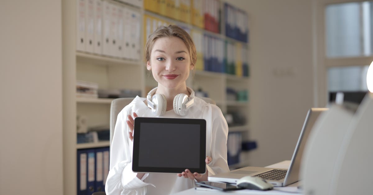 discover the causes, symptoms, and effective treatments for tech neck, a common condition resulting from prolonged use of digital devices. learn how to improve your posture, relieve discomfort, and prevent future strain. stay informed and keep your neck healthy in our digital age.