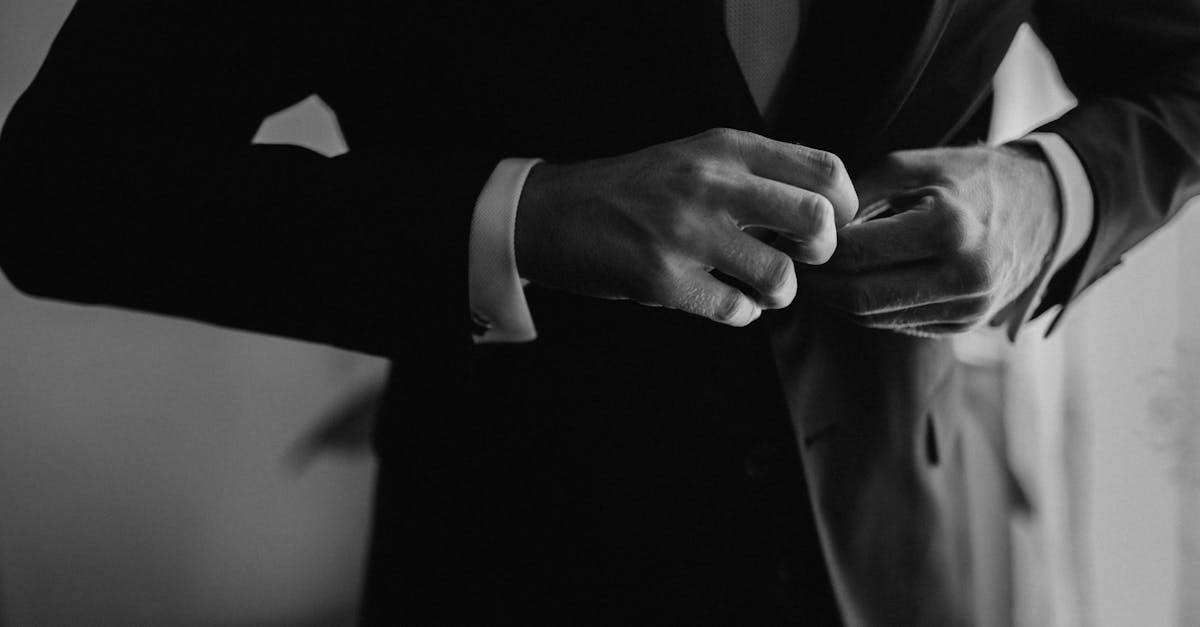 discover the best rotator cuff exercises to strengthen and rehabilitate your shoulder. improve your mobility, reduce pain, and enhance athletic performance with our expert-guided routines. perfect for athletes and those recovering from injuries.